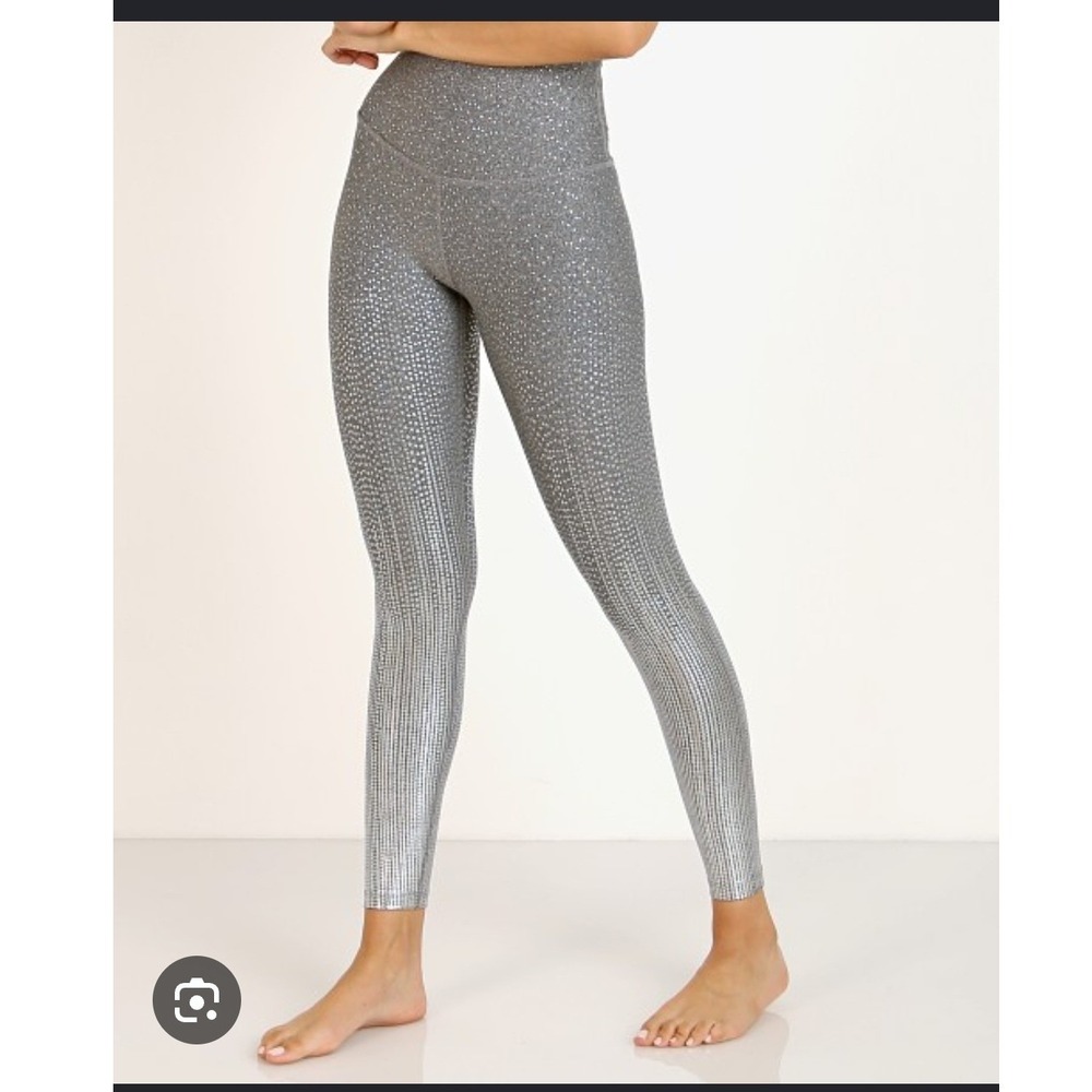 Beyond Yoga Silver Drip Dot High Waisted Workout Leggings Womens Sz M Athleisure
